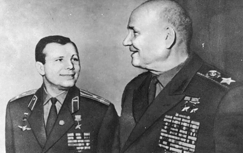 http://100.histrf.ru/upload/medialibrary/1f9/%D0%93%D0%B0%D0%B3%D0%B0%D1%80%D0%B8%D0%BD%20%D0%B8%20%D0%9A%D0%BE%D0%BD%D0%B5%D0%B2.jpg