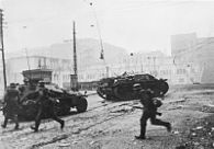 http://upload.wikimedia.org/wikipedia/commons/thumb/a/a8/Bundesarchiv_Bild_183-L20582%2C_Charkow%2C_Strassenk%C3%A4mpfe.jpg/195px-Bundesarchiv_Bild_183-L20582%2C_Charkow%2C_Strassenk%C3%A4mpfe.jpg