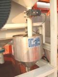 photo 4--liquid additional stuff weighing