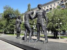 Памяти комсомольцев – защитников Сталинграда.