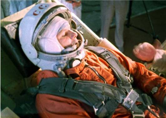 1318649522_gagarin-07