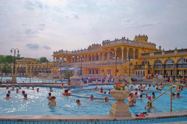 http://blog.esky.bg/wp-content/uploads/2011/08/Budapest-thermal-bath.jpg