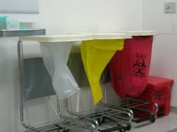 http://fr.academic.ru/pictures/frwiki/77/Medical_waste_sorting_in_hospital.jpg