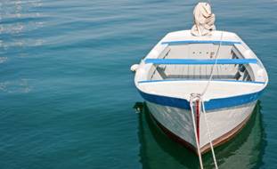 http://cdn.inquisitr.com/wp-content/uploads/2014/07/Naked-man-rowboat-police-chase.jpg