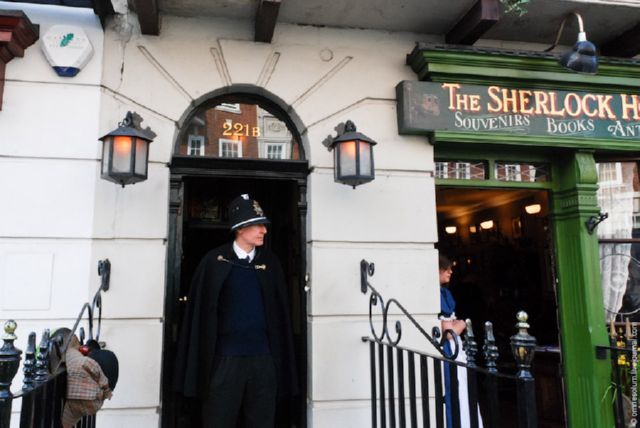 http://relaxic.net/wp-content/uploads/2011/04/sherlock-holmes-main.jpg