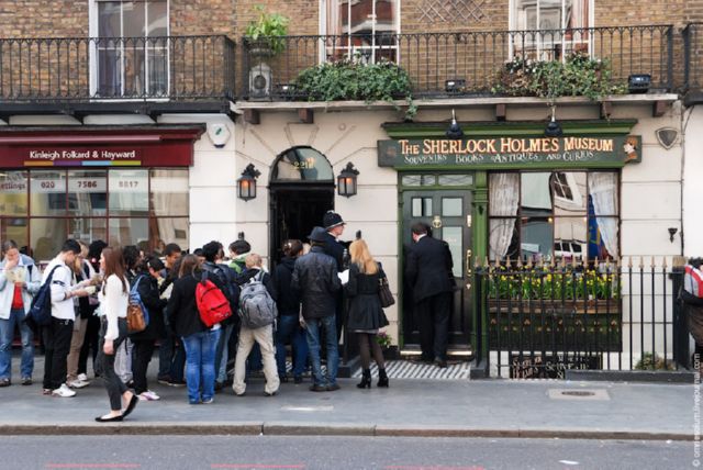 http://relaxic.net/wp-content/uploads/2011/04/sherlock-holmes-7.jpg