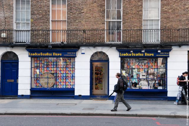 http://relaxic.net/wp-content/uploads/2011/04/sherlock-holmes-8.jpg