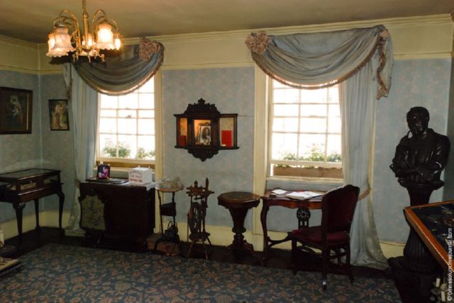 http://relaxic.net/wp-content/uploads/2011/04/sherlock-holmes-24.jpg