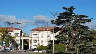 "Площадь Лазарева"