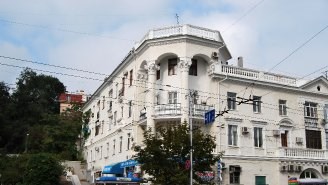 "Площадь Суворова"